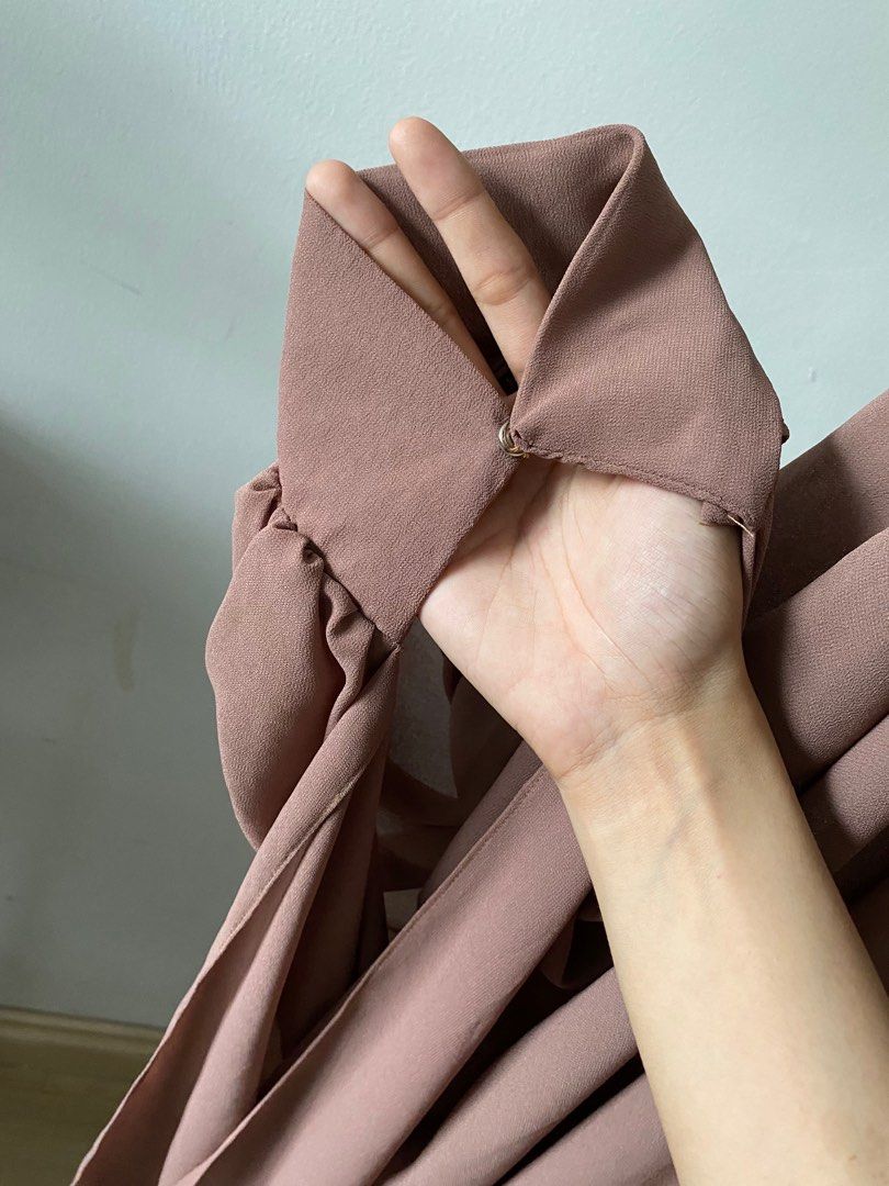 Caftan (Category: Kaftans & Jubahs) located in Kuala Lumpur. Submitted by azira76 (Listing ID 1337996701, Image 3). Description: Price included with shipping !! COLOR MIGHT BE A LITTLE DIFFERENT DUE TO THE LIGHTING !! Can pm for further information.