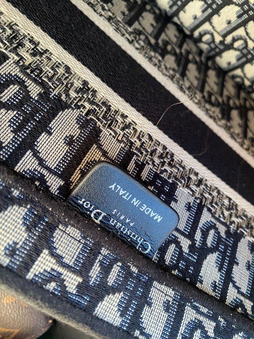 Christian dior bag (Category: Luxury Bags & Wallets) located in Floridablanca. Submitted by aboutbags14 (Listing ID 1337971901, Image 3). Description: .