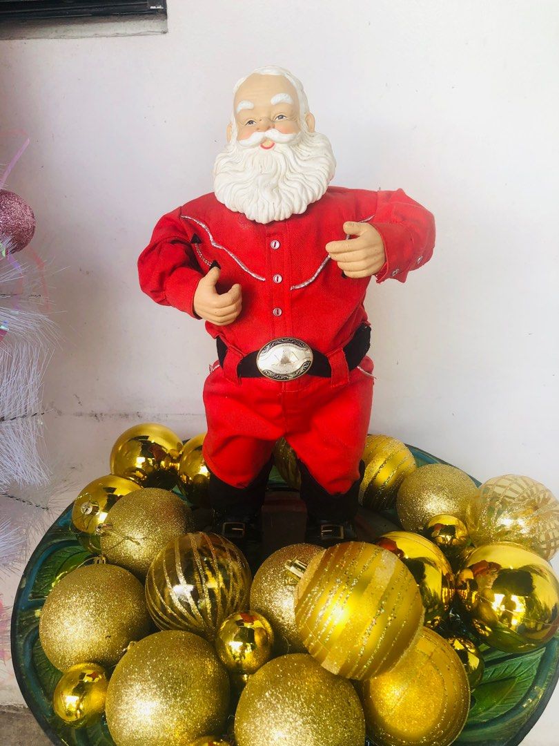 Dancing Santa Claus (Category: Vintage Collectibles) located in Imus. Submitted by verjel-31076 (Listing ID 1337947057, Image 2). Description: Vintage take 2 for 1350 With music With 1 power adapter 15 inches ang heightj Yung walang santa hat not working . .