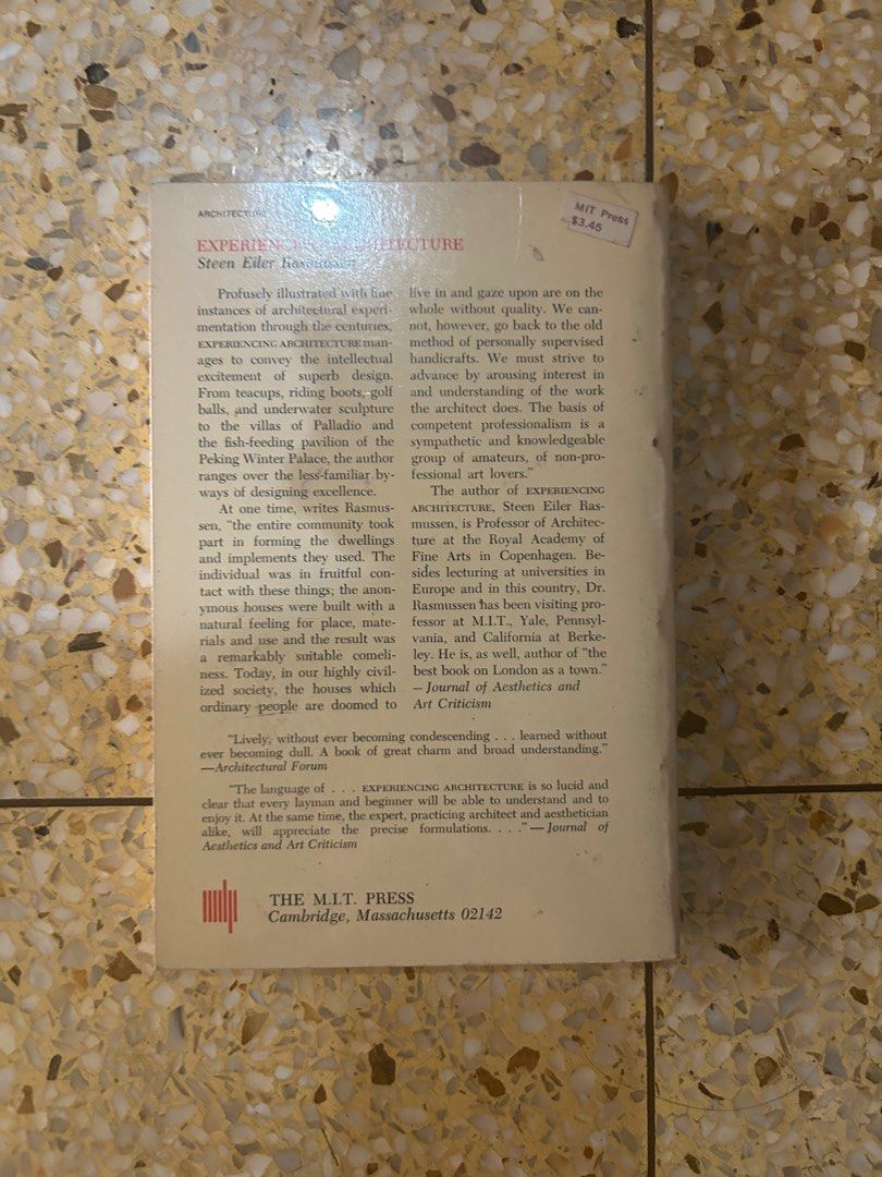Experiencing Architecture (Category: Textbooks) located in Manila. Submitted by d.artchives (Listing ID 1337934618, Image 2). Description: Binondo Manila.
