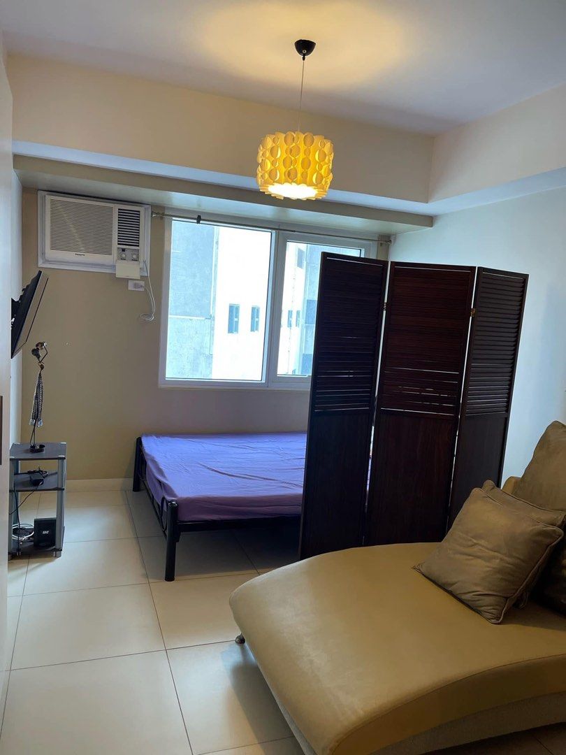 FF Studio Unit in Lerato Makati (Category: Apartments & Condos) located in Pasig City. Submitted by aris_09173099960 (Listing ID 1337965837, Image 3). Description: FULLY FURNISHED STUDIO UNIT - THE LERATO MAKATI - Tower One Located at the heart of Makati Central Business District and other commercial, educational and institutional landmarks. UNIT DETAILS: 📍Studio Type - Fully furnished 📍31 sqm. 📍w/o parking OUTDOOR PODIUM AMENITIES: ✅ Jogging 
