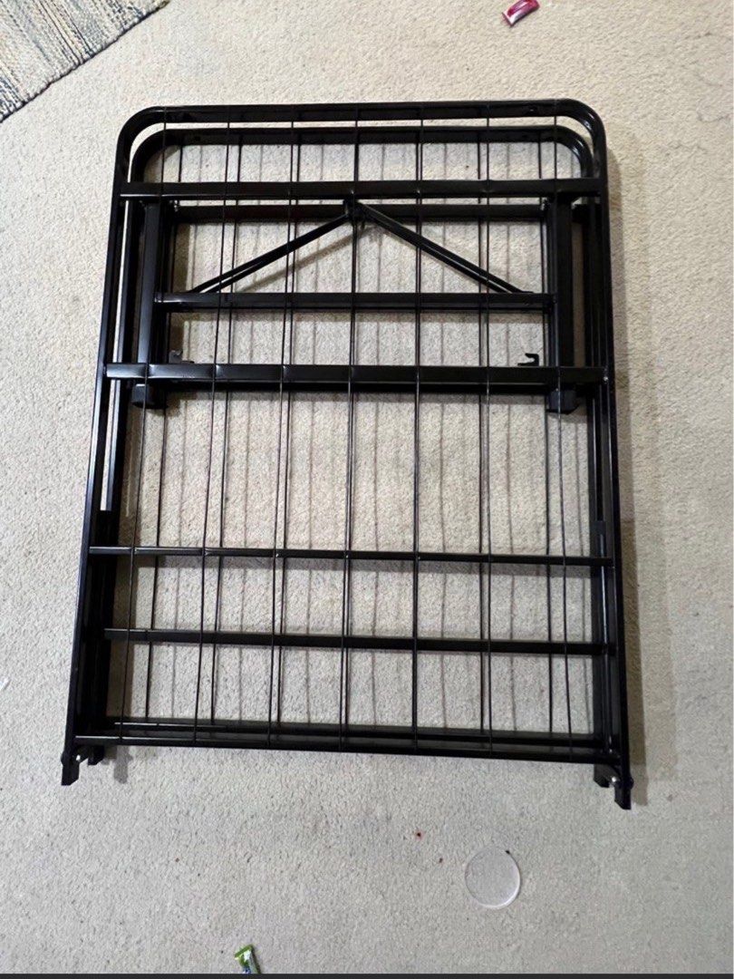 Foldable Single Frame (Category: Bed Frames & Mattresses) located in Singapore. Submitted by round7robin (Listing ID 1337947366, Image 1). Description: .