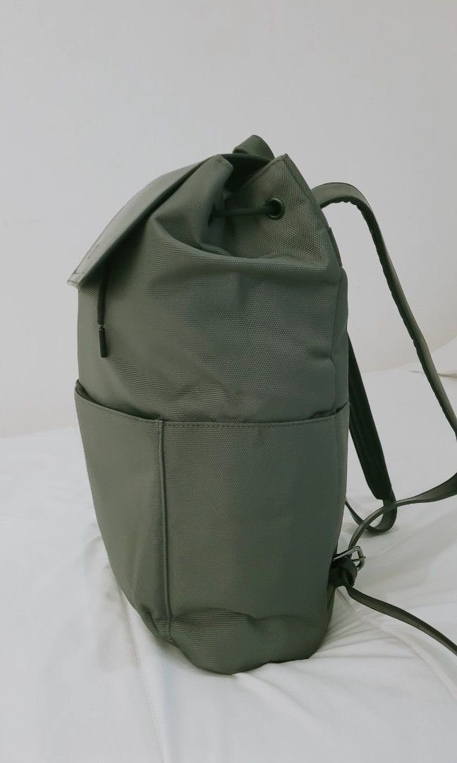 Huawei Laptop Bag (Category: Backpacks) located in Las Pinas. Submitted by wndwshpr (Listing ID 1338021357, Image 2). Description: Brandnew never used..