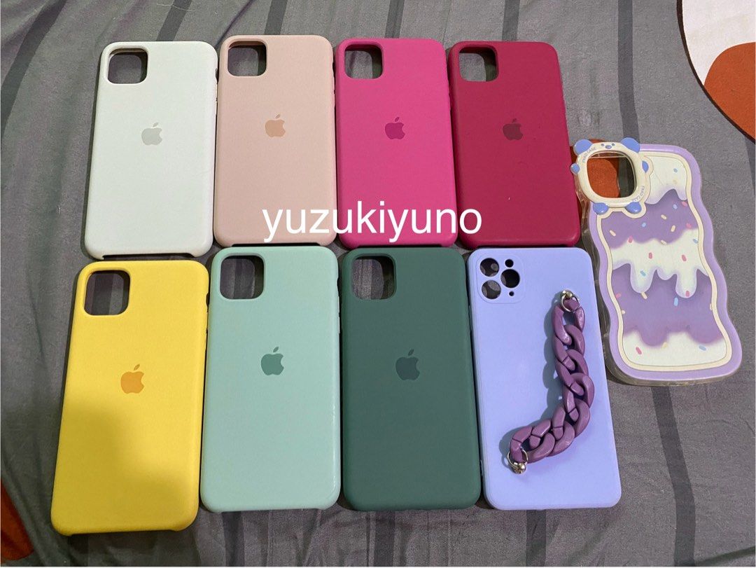 IPHONE 11 Pro Max 256gb Dual Sim (Category: iPhone 11 Series) located in Quezon City. Submitted by yuzukiyuno (Listing ID 1338026413, Image 2). Description: SELLING❣️ IPHONE 11 Pro max (Midnight Green) ❕HK Variant / Dual Sim / Dual Physical Sim ❕256gb || ₱ 26,000 ❕Lady-owned | Well used ❕Working face ID and True tone ❕Battery Health: 75% ❕No history of repair / any replacement Inclusions: - Unit and Original Box - 7 Original Apple cases + other 2