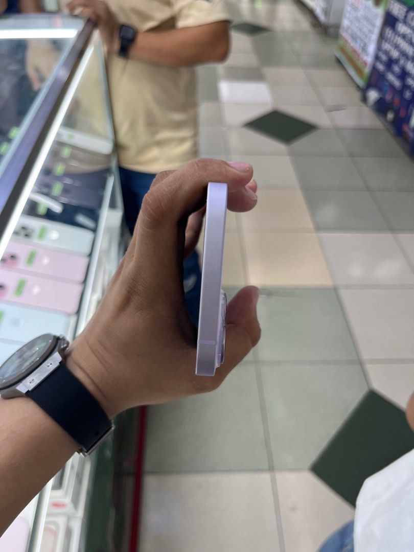 IPHONE 14 PLUS 256GB 90BH NTC OPENLINE NO ISSUE (Category: iPhone 14 Series) located in Manila. Submitted by mrkim_gadget (Listing ID 1338072360, Image 3). Description: Onhand| IPHONE 14 PLUS •256GB •Openline •99% Smooth •Never been Repaired •No Hidden Issues •Can Reset Anytime •Test to Sawa •NOT Refurb •Unli 3utools INCLUSION CLEAR CASE CHARGER TEMPERD •Mode of payment •Cash •Gcash •Bank Transfer We Open for COD (INYO PO SF) Pick-Up at my Shop i