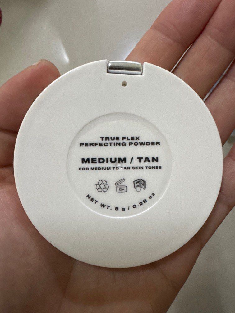 Issy & Co True Flex Perfecting Powder (Category: Makeup) located in Davao. Submitted by eiynah (Listing ID 1338038296, Image 2). Description: Just bought this one last week, too dark ung shade for me.. .