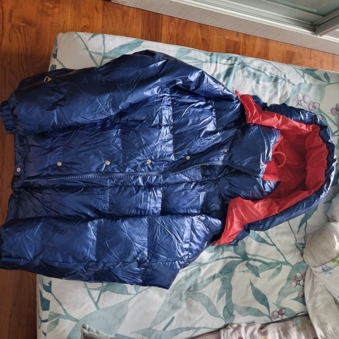 Jacket (light) (Category: Coats, Jackets and Outerwear) located in Singapore. Submitted by leoeve (Listing ID 1338023898, Image 1). Description: light jacket.