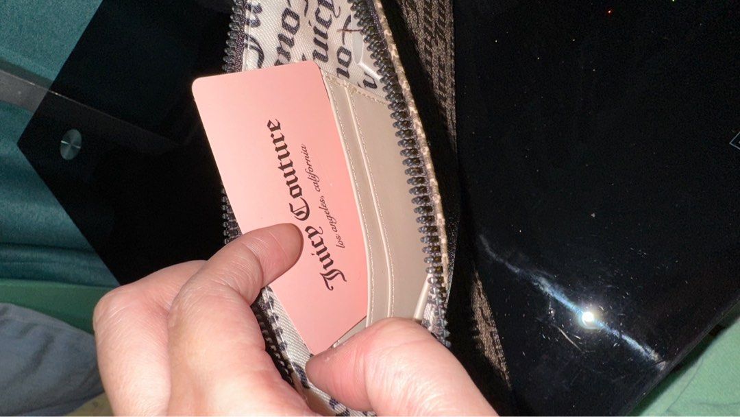 Juicy Couture Brown Clutch Bag (Category: Purses & Pouches) located in Caloocan City. Submitted by petrova_items (Listing ID 1338087541, Image 3). Description: .