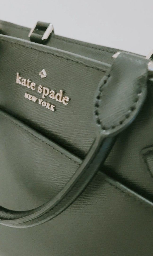 Kate Spade Staci Medium Satchel (Category: Luxury Bags & Wallets) located in Las Pinas. Submitted by wndwshpr (Listing ID 1338025510, Image 3). Description: Never used..