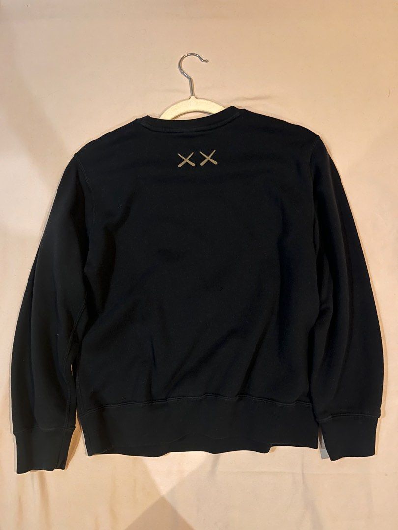 Kaws uniqlo sweater hotsell
