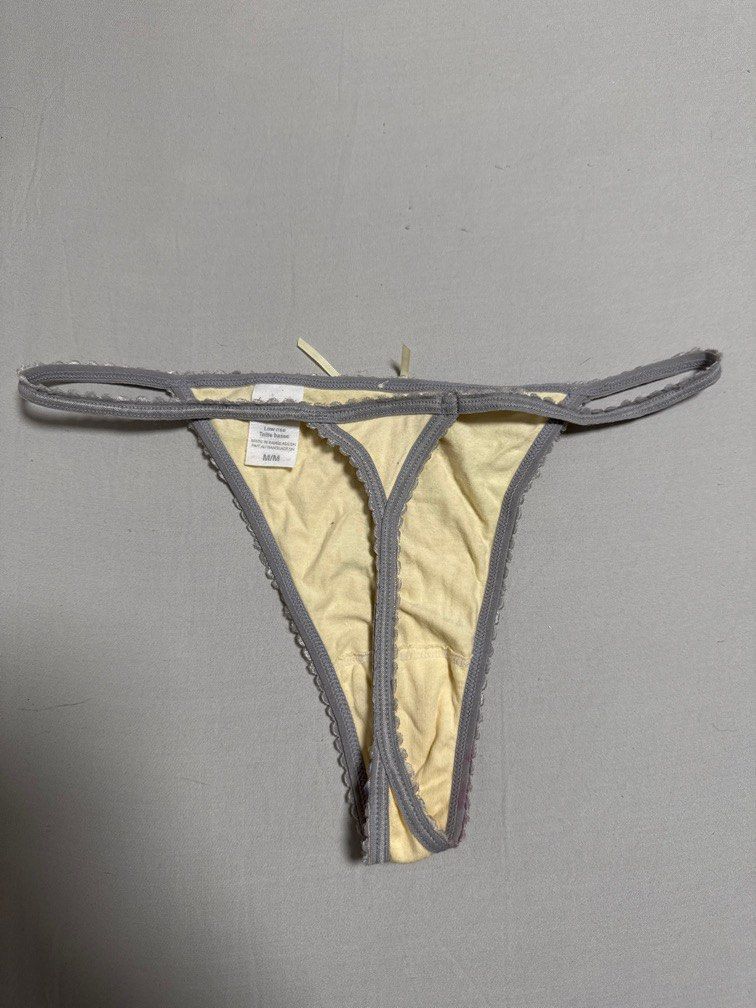La senza yellow gray low rise thong (Category: Undergarments & Loungewear) located in Makati City. Submitted by fleuraline (Listing ID 1338107089, Image 2). Description: Medium From my personal collection RFS: Too many Lingerie Brand new No tags .