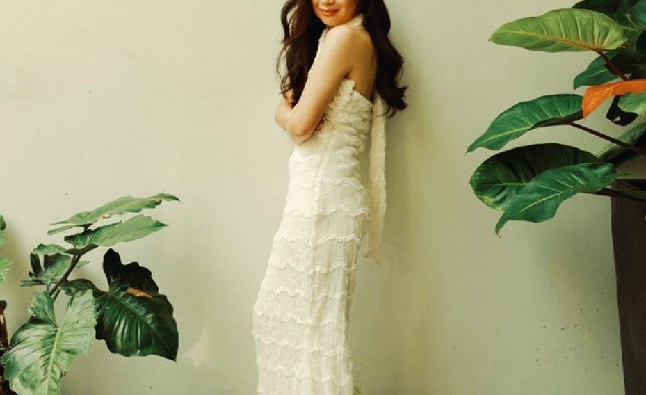 Laure By Roma SOLANA dress (Category: Dresses) located in Manila. Submitted by waldorf024 (Listing ID 1338021990, Image 2). Description: Used once for my wedding prep shoot Can fit S-M Size: Bust: 33 Waist: 28.5 Hips: 36.5 No haggling please last price posted🌟.