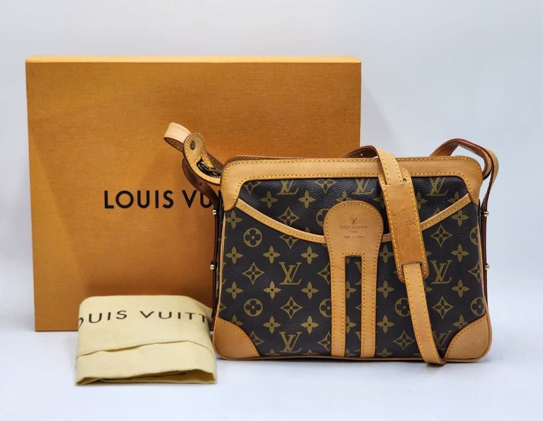 Louis Vuitton Rare Vintage Trocadero Triple Pocket Shoulder Crossbody Bag