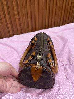 (Category: ) located in . Submitted by wardrobia (Listing ID 1337965450, Image 1). Description: .