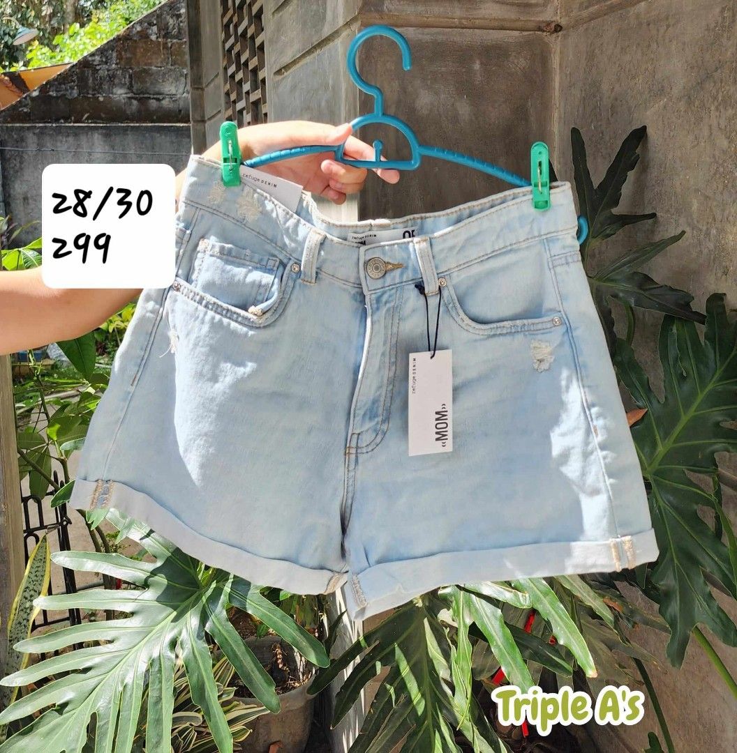 Mom's Jeans (Category: Shorts) located in Batangas. Submitted by jhanisssa29 (Listing ID 1337959357, Image 3). Description: ✅BRANDNEW❗BRANDNEW❗BRANDNEW❗ ✅Mom's Jeans Short 👉249 📍LOC:LIPA,CITY BATANGAS 📍MOP:GCASH 📍MOD:MEET UP LIPA/via JNT.