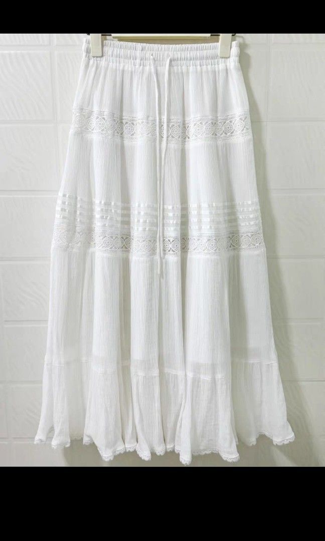 White flowy skirt era top