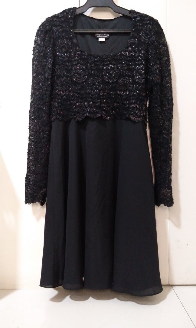 Night Way Collections Laced dress (Category: Evening dresses & gowns) located in Quezon City. Submitted by car03 (Listing ID 1337937705, Image 2). Description: long sleeves laced dress black color never been used.