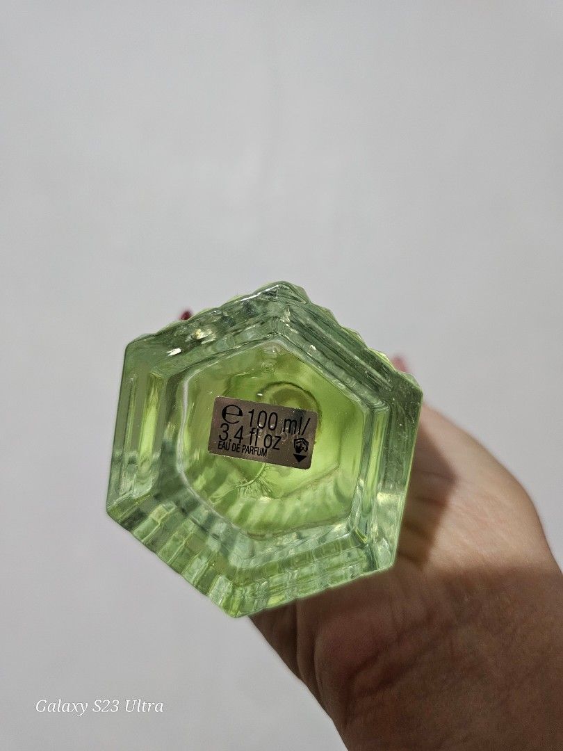 Original Victoria secret first love (Category: Fragrance & Deodorants) located in Manila. Submitted by sereenity (Listing ID 1338086853, Image 2). Description: sprayed few times Lang. selling because na triggered allergy rhinitis ko lately.