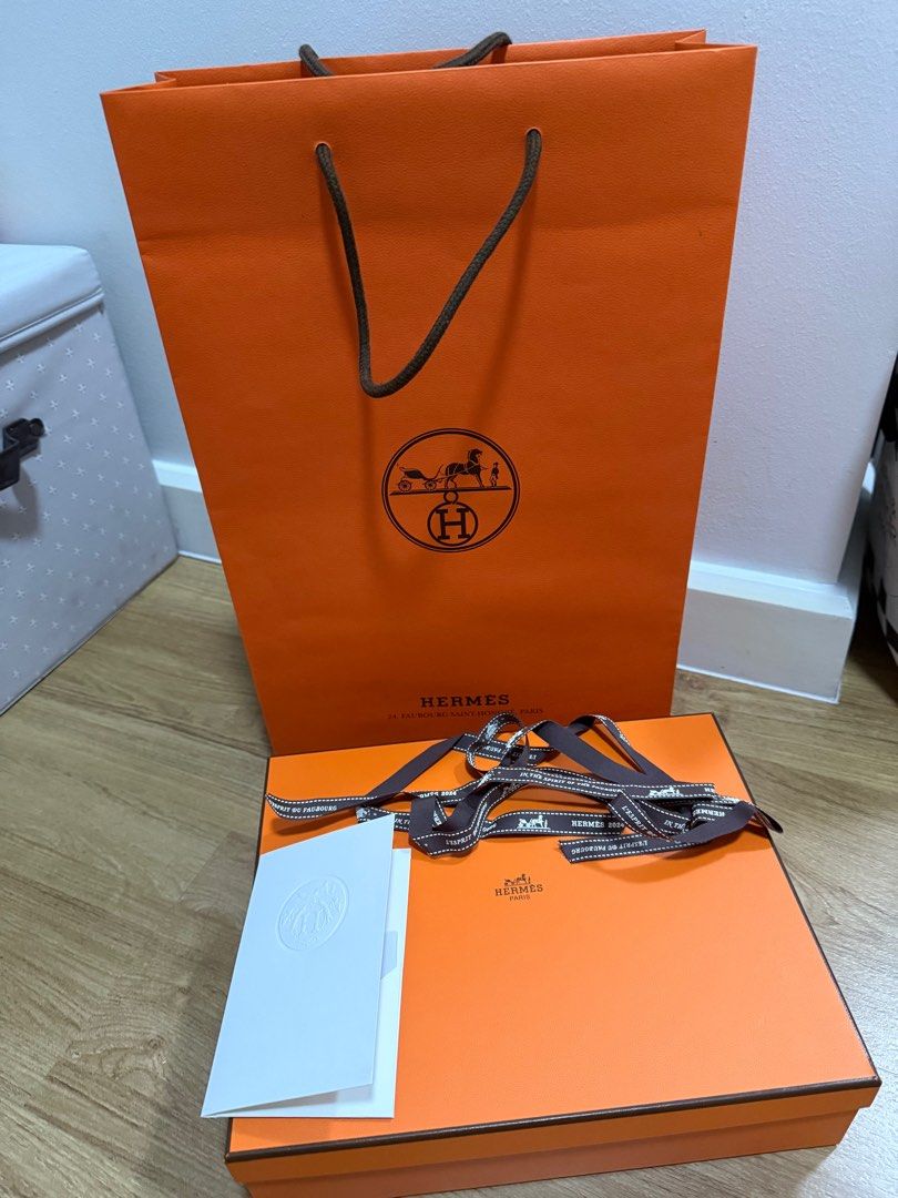Paperbags, box all original (Category: Luxury Accessories) located in Manila. Submitted by beverlyduque (Listing ID 1338108278, Image 3). Description: .