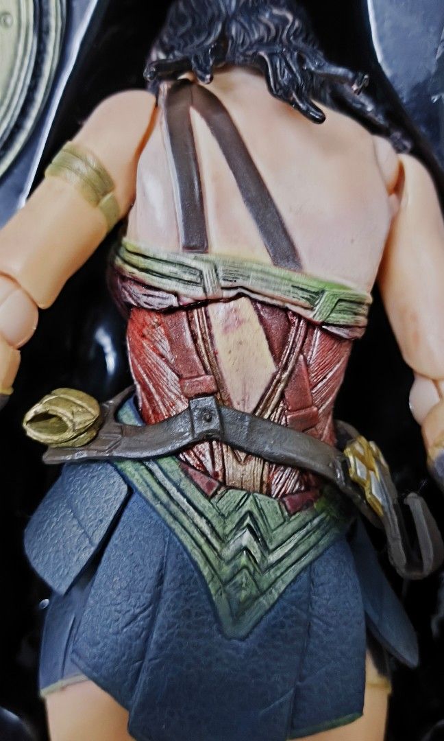 Batman Action Figure Play Arts Kai – Batman Vs Superman: Dawn Of Justice – Tuta Corazzata Con Accessori