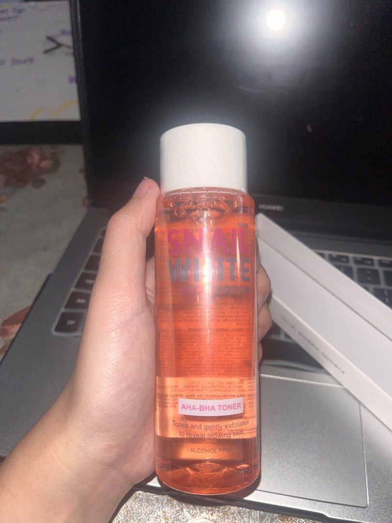 Snail White Toner (Category: Face Care) located in Tanauan. Submitted by decluttering_mythings (Listing ID 1337966389, Image 1). Description: Never been used! Sealed pa. Rfs: Change of skincare.