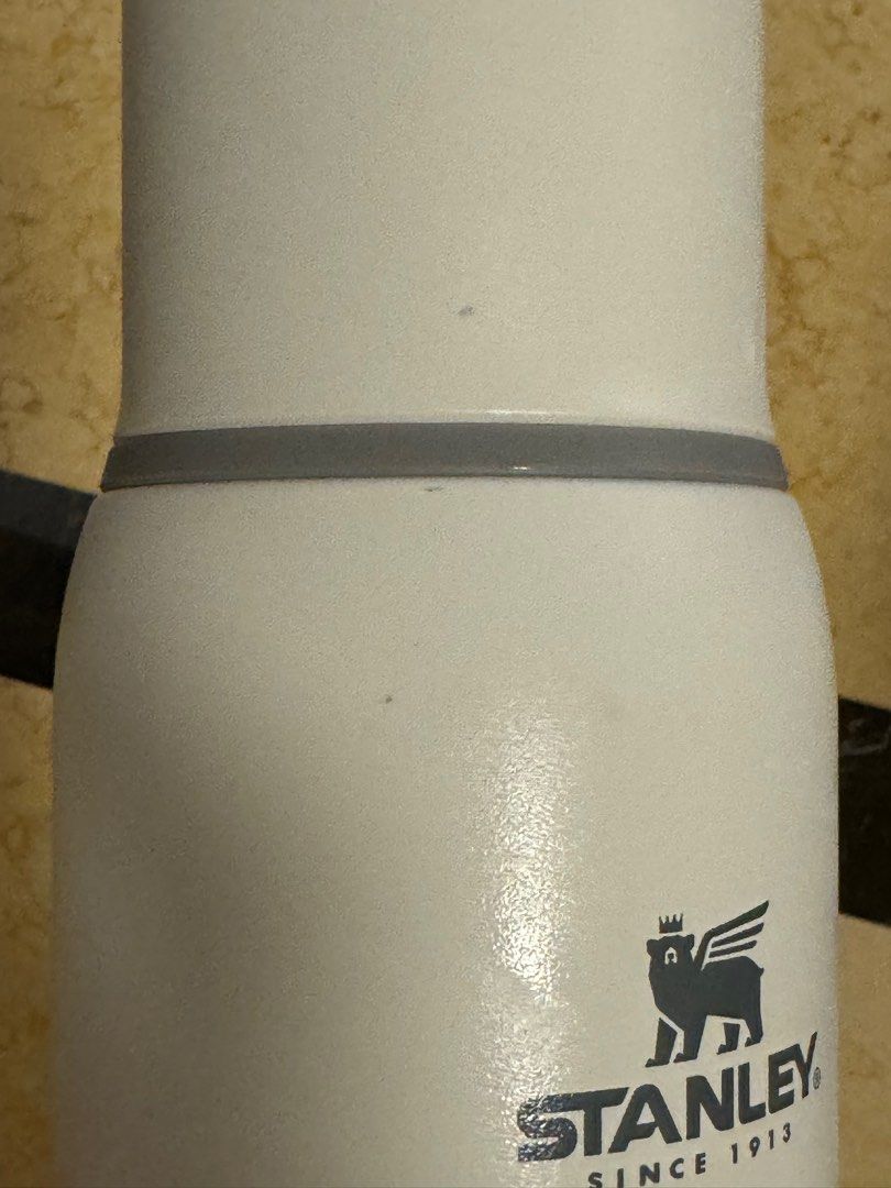 STANLEY ADVENTURE TO-GO BOTTLE | 1.0L (Category: Water Bottles & Tumblers) located in Singapore. Submitted by chromer (Listing ID 1338085713, Image 3). Description: .