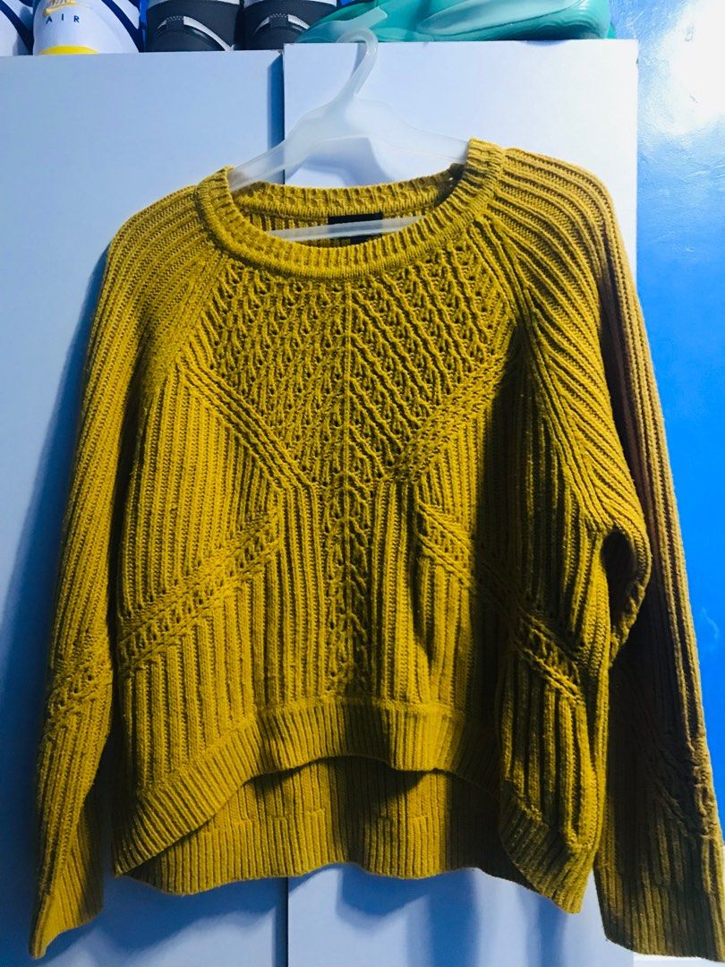 TOPSHOP KNITTED SWEATER (Category: Coats, Jackets and Outerwear) located in Flora. Submitted by brandedselection31 (Listing ID 1338093963, Image 1). Description: .
