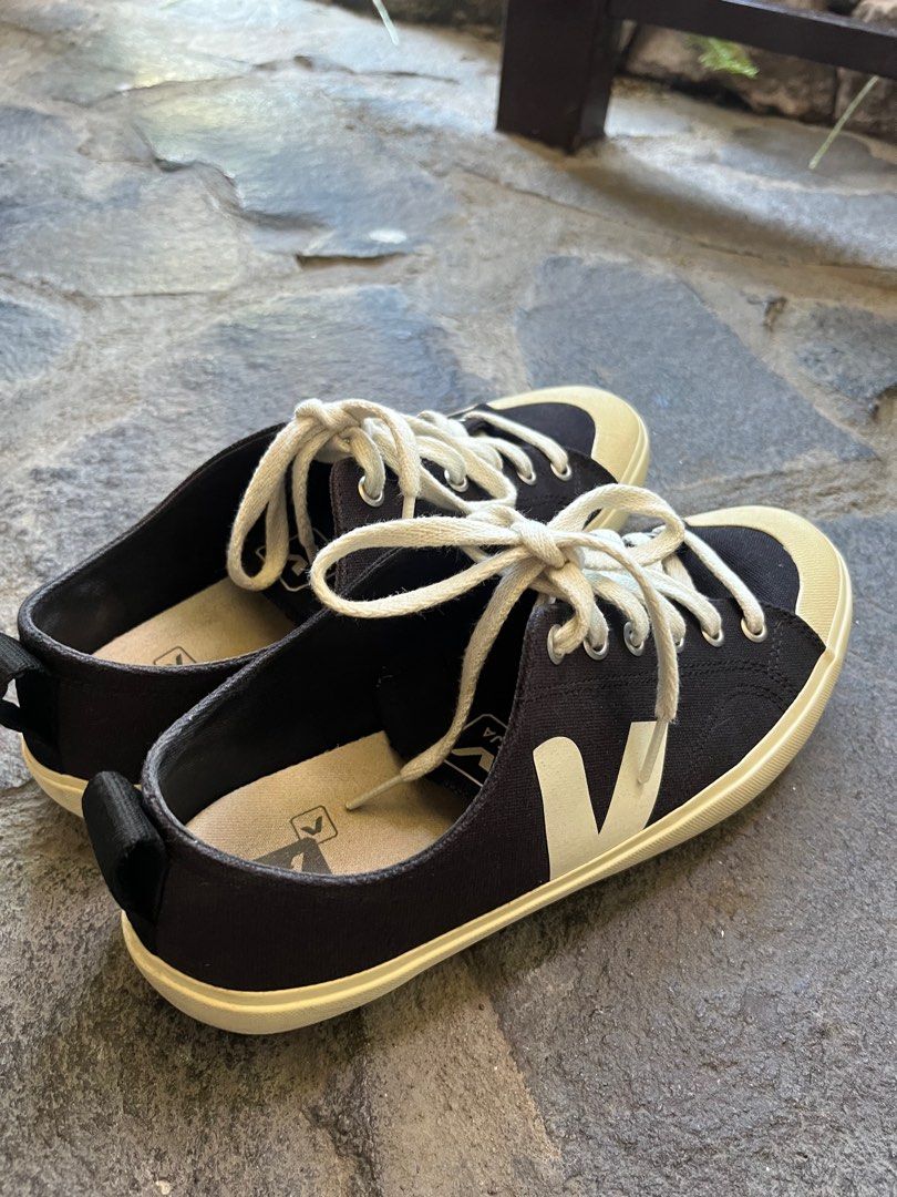 Veja Wata II Low Canvas Sneakers (Category: Sneakers) located in Angeles City. Submitted by endzn (Listing ID 1337934745, Image 3). Description: SCAN THROUGH ALL PICTURES TO SEE DETAILS :)) - authentic (bought in Zalora) - no box - worn thrice - rfs: small .