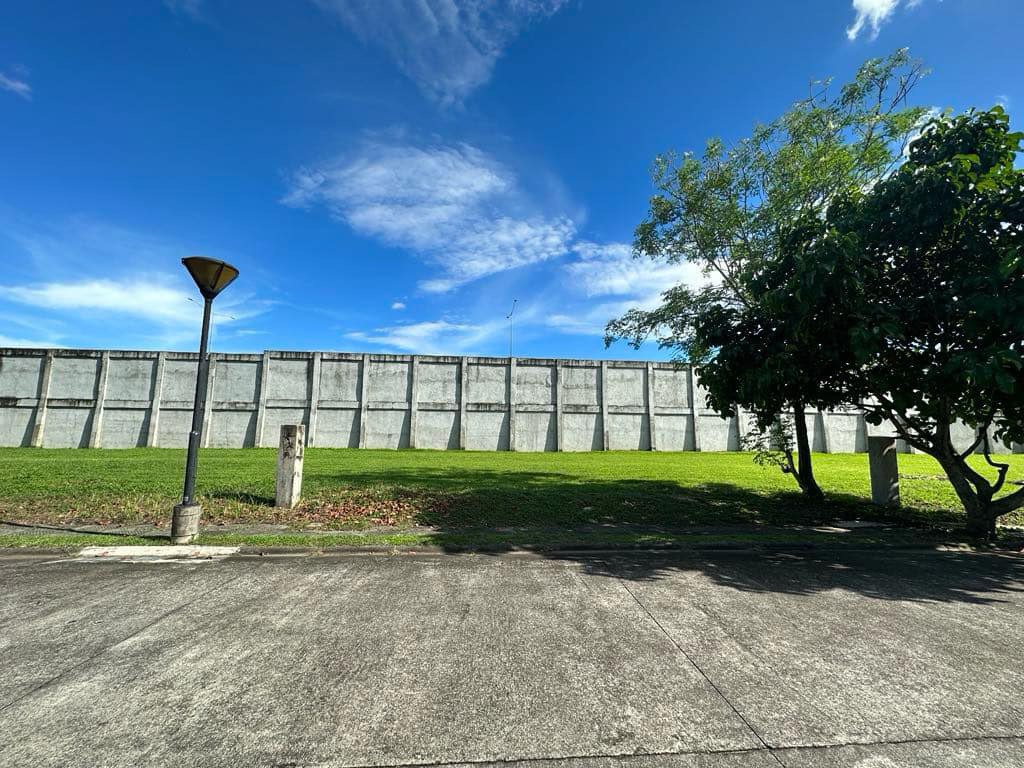 (Category: ) located in . Submitted by ayen.uy (Listing ID 1338049544, Image 1). Description: .