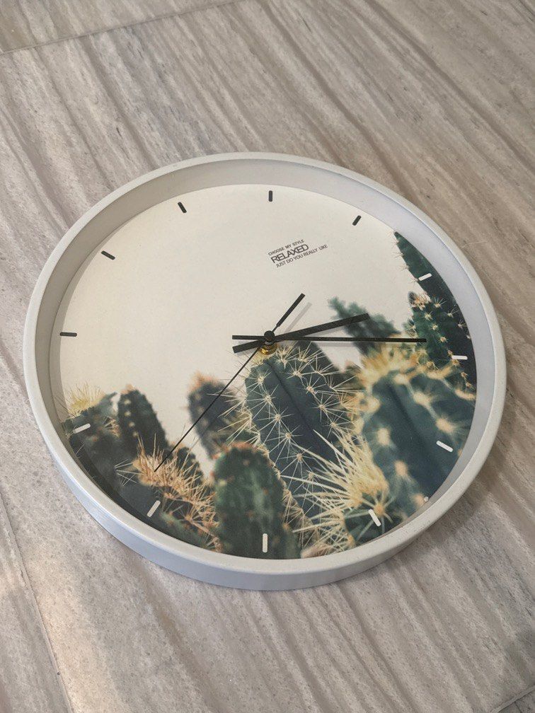 Wall Clock (Category: Clocks) located in Singapore. Submitted by dontlookbackinanger (Listing ID 1337997572, Image 1). Description: .