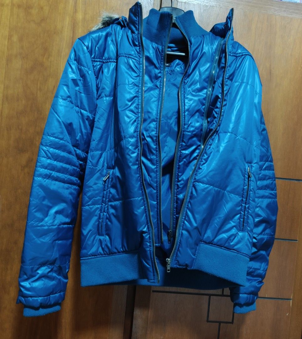 Winter Jacket (Category: Coats, Jackets and Outerwear) located in Singapore. Submitted by cheez1060434 (Listing ID 1338007201, Image 1). Description: womens winter coats Fuzzy Trim Hooded Zipper Padded Coat lightweight jacket, double layered Unisex Adult Brand: COLDWEAR.