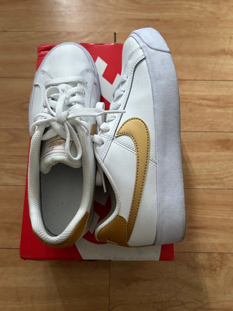 WMNS NIKE COURT ROYALE AC (Category: Sneakers) located in Manila. Submitted by kaiwooslaya (Listing ID 1337945679, Image 3). Description: 6.5 wmns / 23.5 cm used but not abused price is negotiable for sure buyers REPRICED Thank you 🙏.