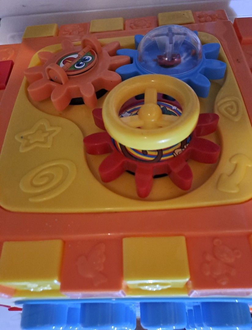 Jumbo Activity cube/board (Category: Infant Playtime) located in Rizal. Submitted by magss.here (Listing ID 1338278011, Image 2). Description: In excellent and very sturdy used condition..