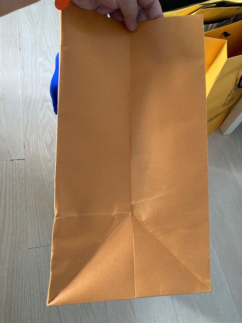 Authentic Louis vuitton paperbag (Category: Luxury Bags & Wallets) located in Quezon City. Submitted by raphael1986 (Listing ID 1338157684, Image 3). Description: Money back guarantee if proven fake..