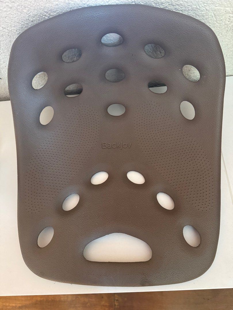 BackJoy SitSmart (brown) (Category: Braces, Support & Protection) located in Cainta. Submitted by recyclingroom (Listing ID 1338123244, Image 2). Description: .