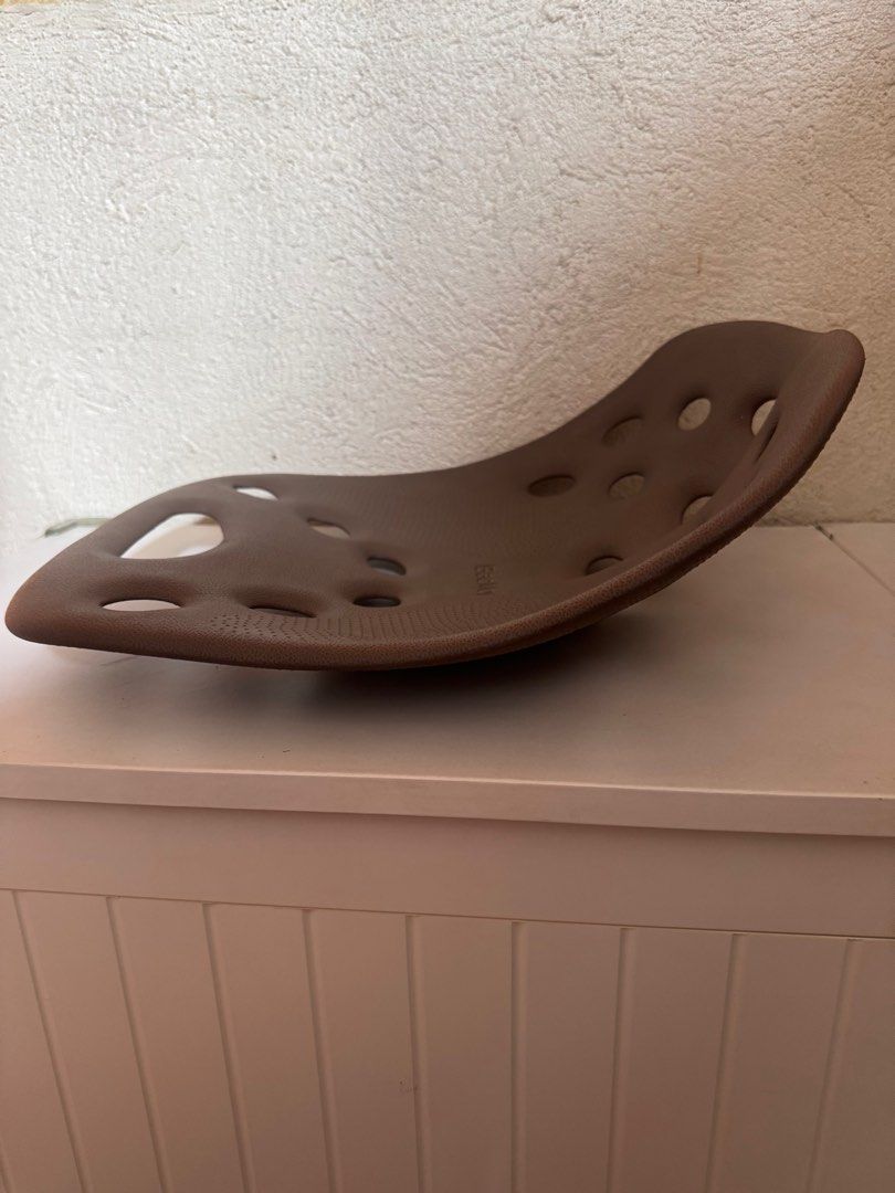 BackJoy SitSmart (brown) (Category: Braces, Support & Protection) located in Cainta. Submitted by recyclingroom (Listing ID 1338123244, Image 3). Description: .