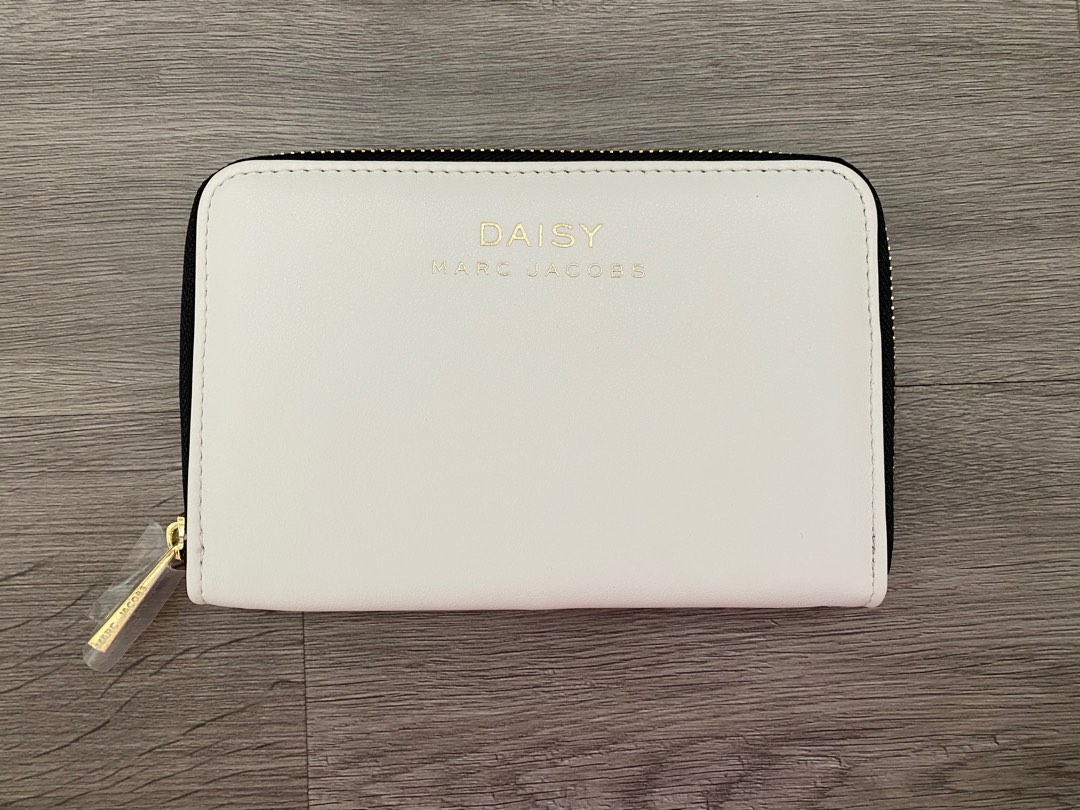 Daisy by Marc Jacobs pouch