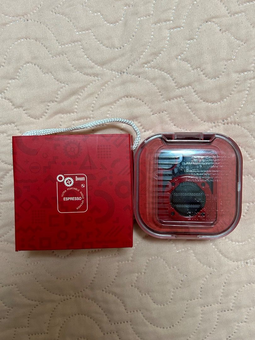 Davoom mini speaker with bluetooth and FM radio (Category: Soundbars, Speakers & Amplifiers) located in Quezon City. Submitted by pink_lantern2 (Listing ID 1338149786, Image 3). Description: Brand new Davoom mini speakers with bluetooth and FM radio. You may control the volume in the speaker. Complete with case and cables and small paperbag. High quality speakers. Rfs will not use. .