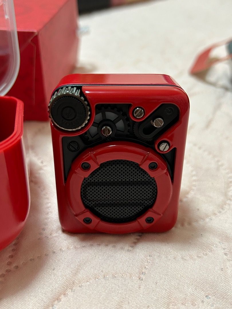 Davoom mini speaker with bluetooth and FM radio (Category: Soundbars, Speakers & Amplifiers) located in Quezon City. Submitted by pink_lantern2 (Listing ID 1338149786, Image 2). Description: Brand new Davoom mini speakers with bluetooth and FM radio. You may control the volume in the speaker. Complete with case and cables and small paperbag. High quality speakers. Rfs will not use. .