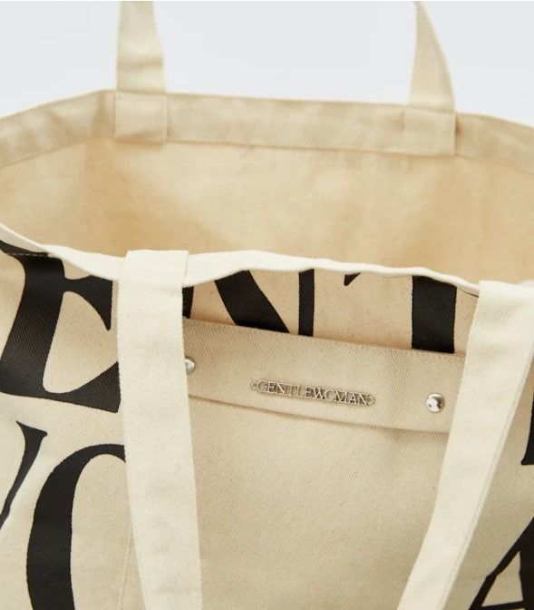 GENTLEWOMAN Plain Wall Tote Bag (Category: Tote Bags) located in Quezon City. Submitted by wchell (Listing ID 1338155243, Image 3). Description: .