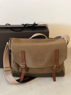 (Category: ) located in . Submitted by thewardrobethriftstore (Listing ID 1338123206, Image 1). Description: .