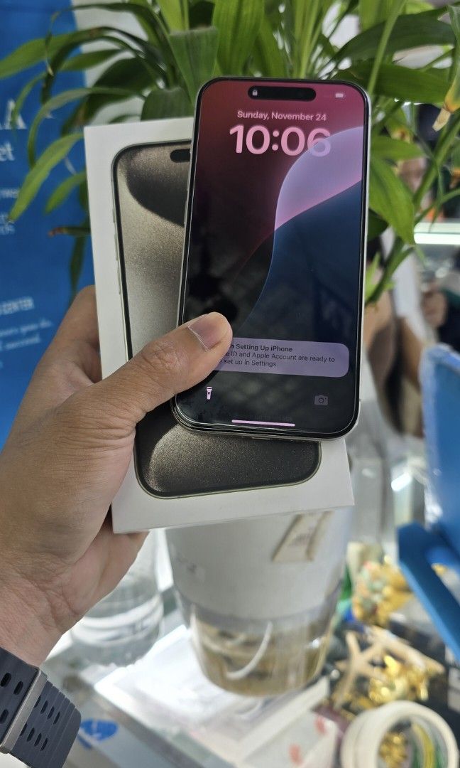 Iphone 15 Pro 128gb HK Variant Dual Sim (Category: iPhone 15 Series) located in Quezon City. Submitted by samanthaga21954 (Listing ID 1338169343, Image 2). Description: Iphone 15 Pro 128gb HK Variant Dual Sim Secondhand Onhand Stock Complete Package.