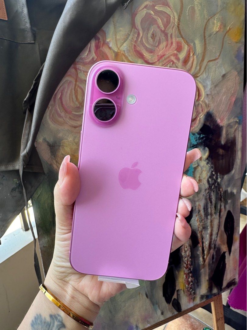 iPhone 16 pink 128gb (Category: iPhone 16 Series) located in Muntinlupa City. Submitted by tin09uy (Listing ID 1336926035, Image 3). Description: Very new pa tlga naka 7 counts plang battery 100% complete box plus charger dm for faster transaction no low baller pls .