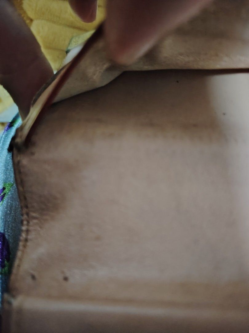LV wallet (Category: Luxury Bags & Wallets) located in Manila. Submitted by misswvnscart.ph (Listing ID 1338181592, Image 3). Description: Original LV wallet multicolored Loob lang di maganda pero maganda pa Made in japan oroginal frowm japan.