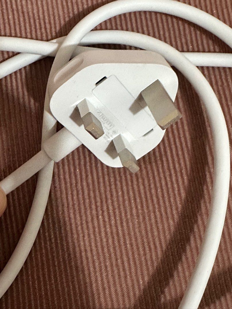 Macbook Original Power Extension (Category: Cables & Adaptors) located in Caloocan City. Submitted by cmc0916 (Listing ID 1338150631, Image 2). Description: Never been used RFS: decluttering.