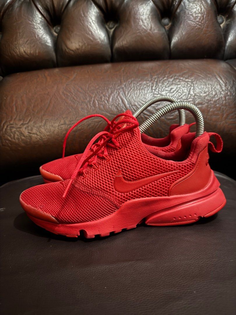 Nike presto fly triple red, Fesyen Wanita, Sepatu di Carousell