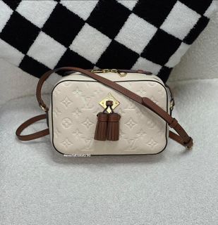 (Category: ) located in . Submitted by neverfull_luxury_bag (Listing ID 1338212104, Image 1). Description: .