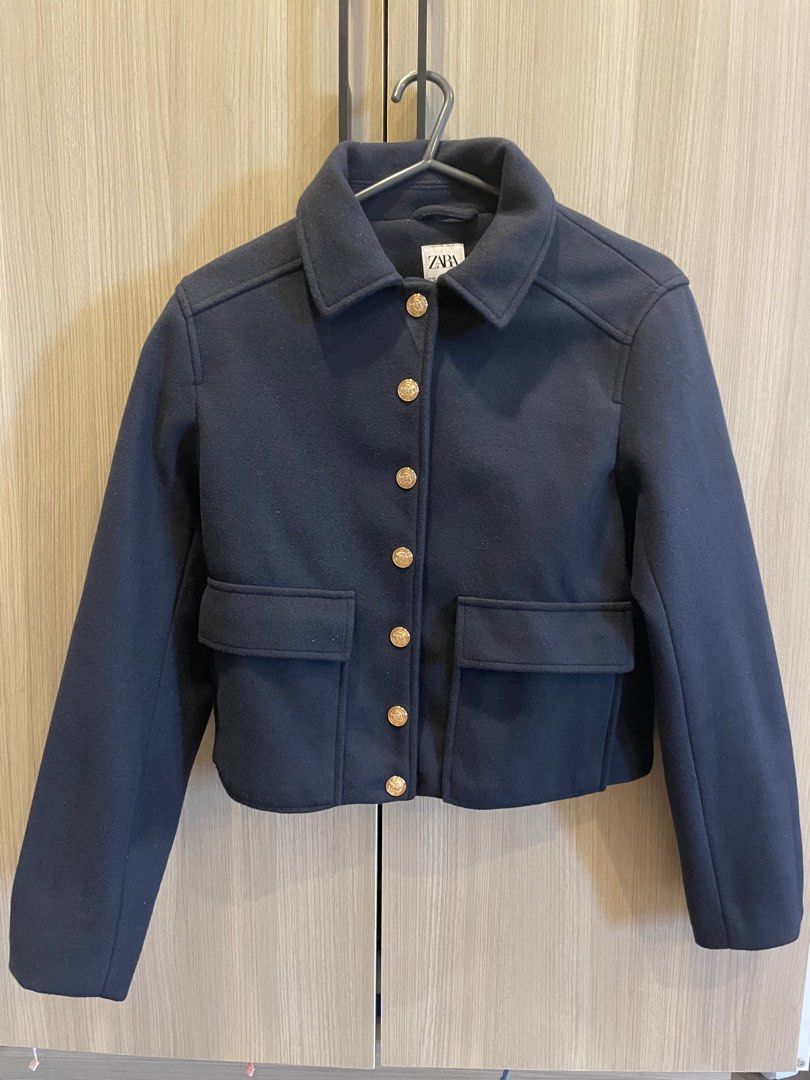 Original unworn Zara short coat (Category: Coats, Jackets and Outerwear) located in Taguig. Submitted by BellaC (Listing ID 1338174871, Image 1). Description: Original Zara short coat with gold buttons Color: navy blue / dark blue Size: XS .