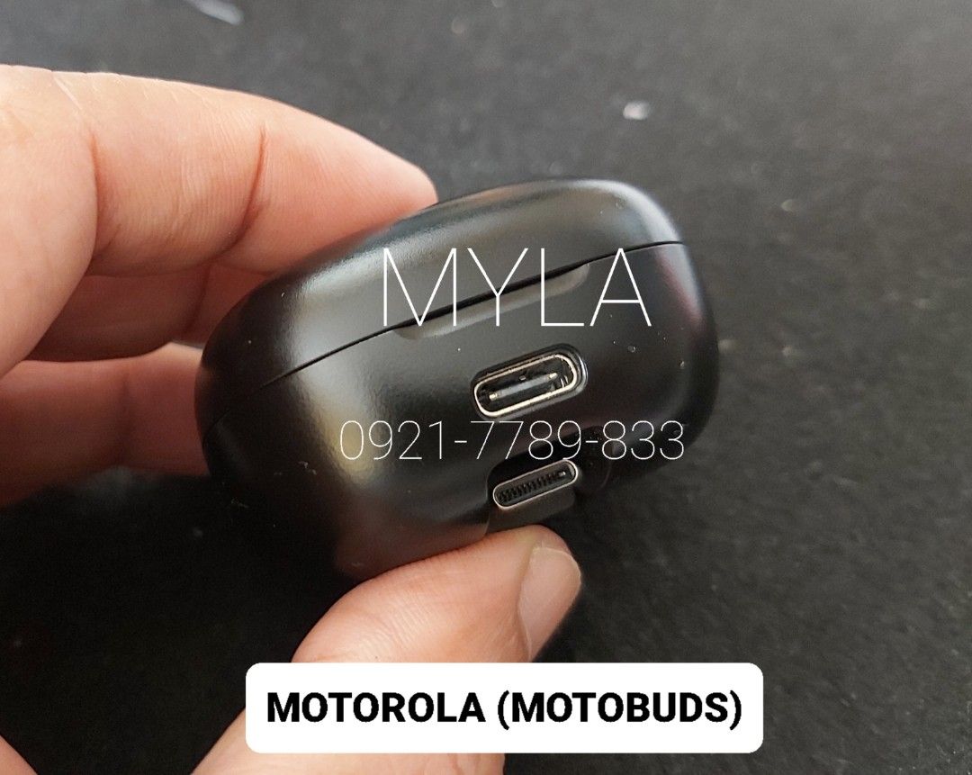 PRELOVED MOTOROLA MOTOBUDS CASE ONLY (Category: Headphones & Headsets) located in Lucena. Submitted by lucenasecondhanditems (Listing ID 1338251623, Image 3). Description: PRICE : PH200 ✅ PRELOVED ✅ ONHAND ✅ READY FOR PICK UP ✅ READY TO SHIP ANYTIME ❌ WITH MINIMAL SIGN OF USAGE LIKE SCRATCHES ❌ RIGHT BUDS WEAK BATTERY AND CAN'T TAKE AT LEAST 15 MINS USED. GOODS PA ANG SOUND BUONG BUO. MABILIS LANG MALOW BAT. ❌ LEFT BUDS CAN CHARGE UP TO 100% CHAR