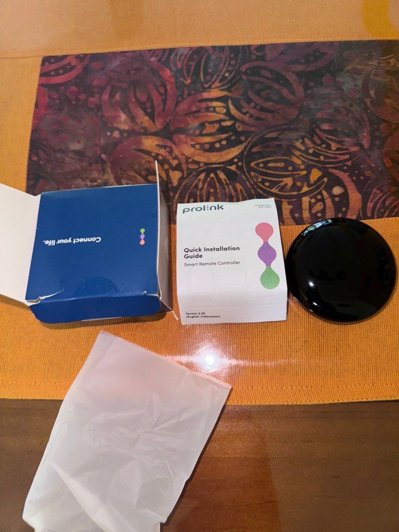 Prolink Smart Remote Controller (Category: Entertainment Systems & Smart Home Devices) located in Singapore. Submitted by sufiansapuan (Listing ID 1338246303, Image 1). Description: .